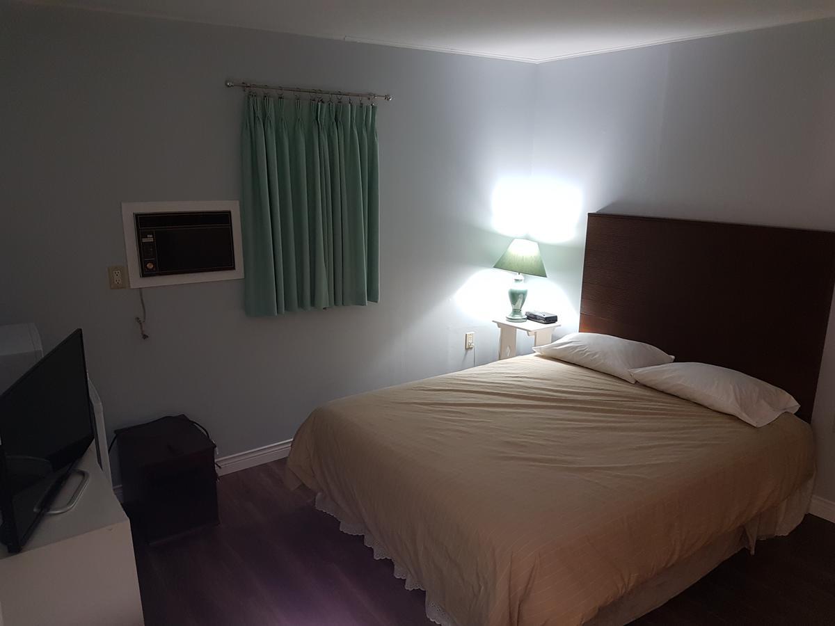 Pinecone Motel Sussex Zewnętrze zdjęcie