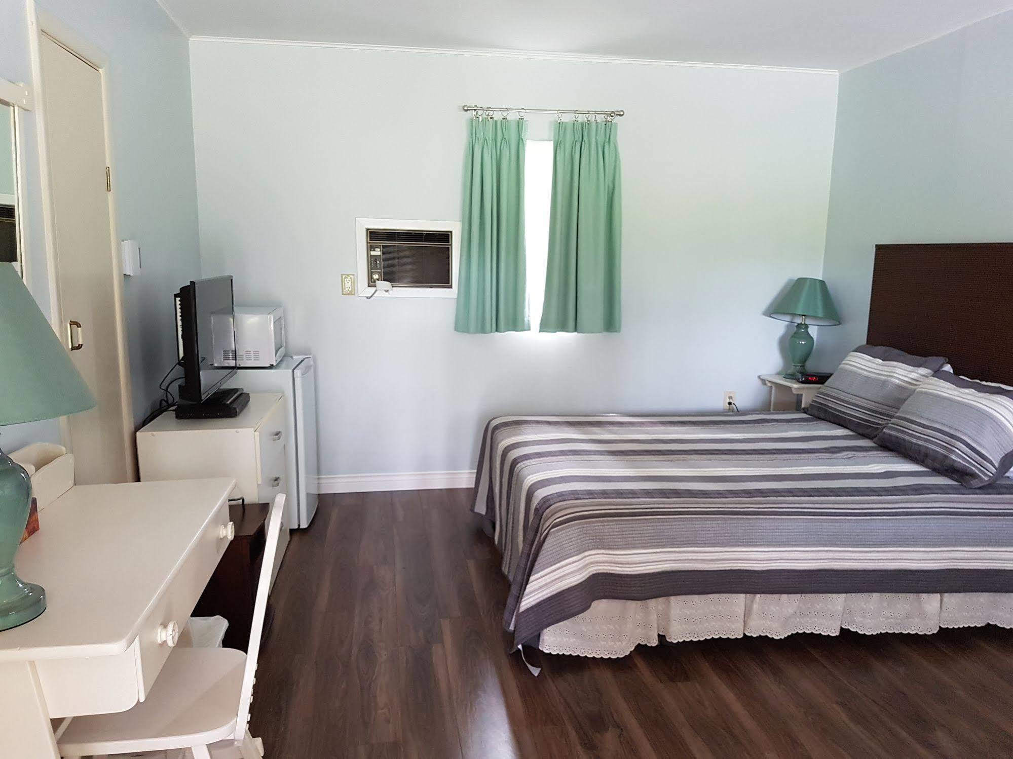 Pinecone Motel Sussex Zewnętrze zdjęcie