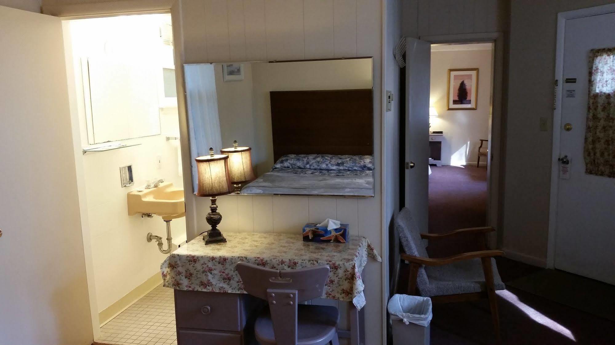 Pinecone Motel Sussex Zewnętrze zdjęcie