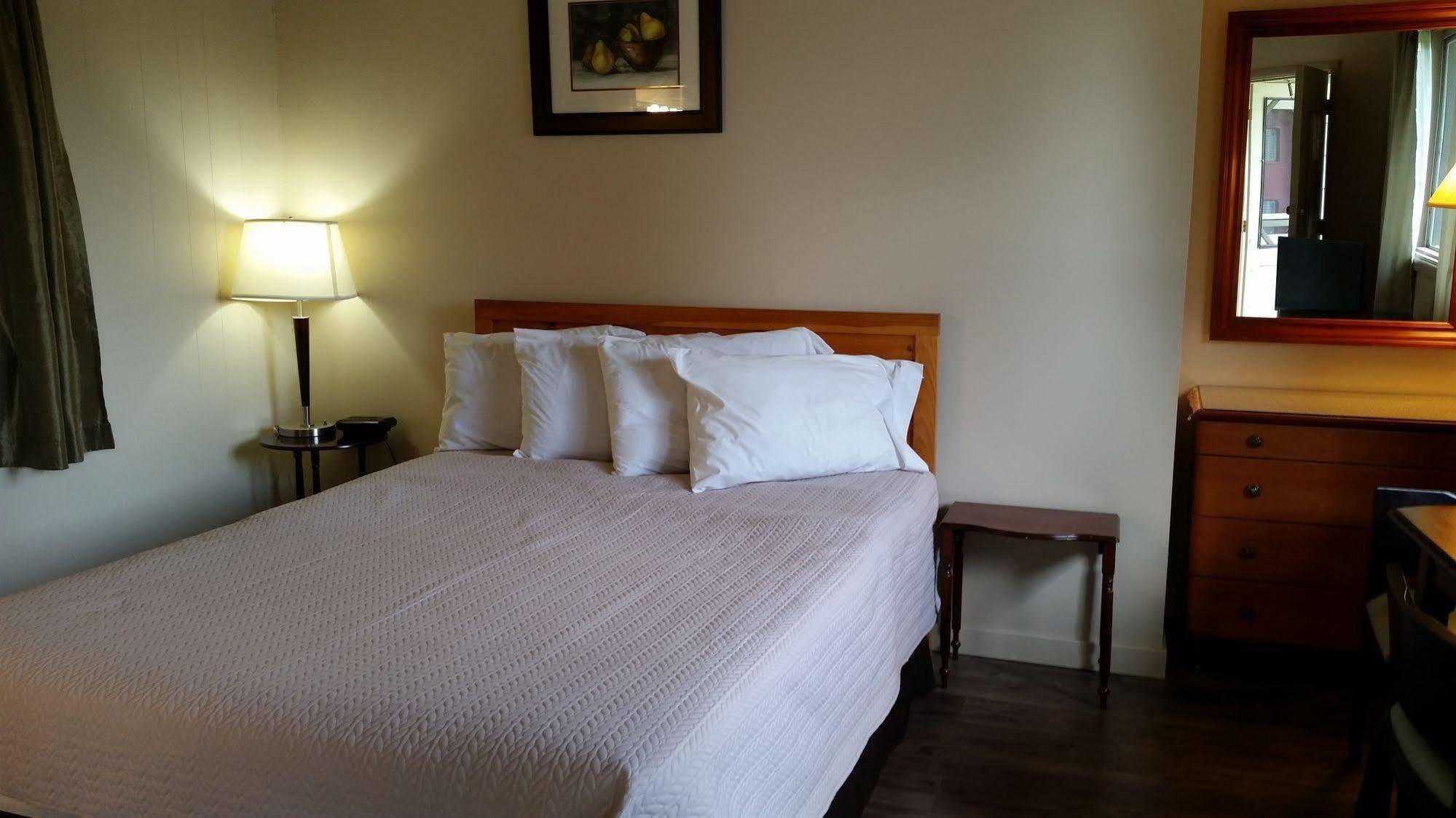 Pinecone Motel Sussex Zewnętrze zdjęcie