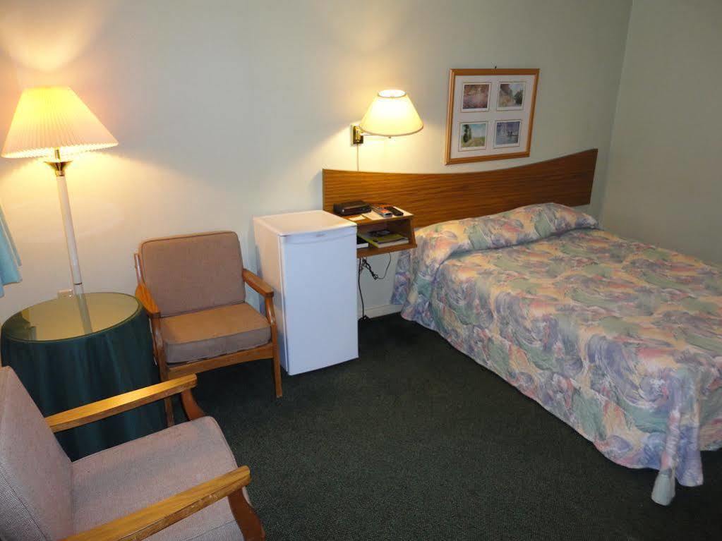 Pinecone Motel Sussex Zewnętrze zdjęcie