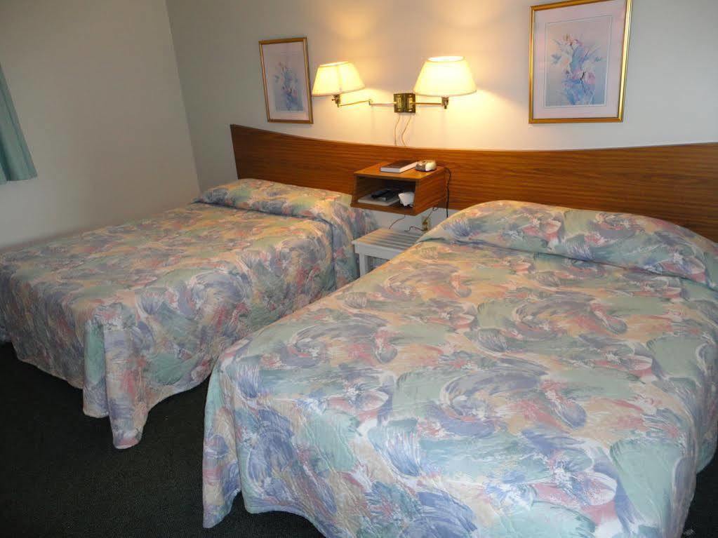 Pinecone Motel Sussex Zewnętrze zdjęcie